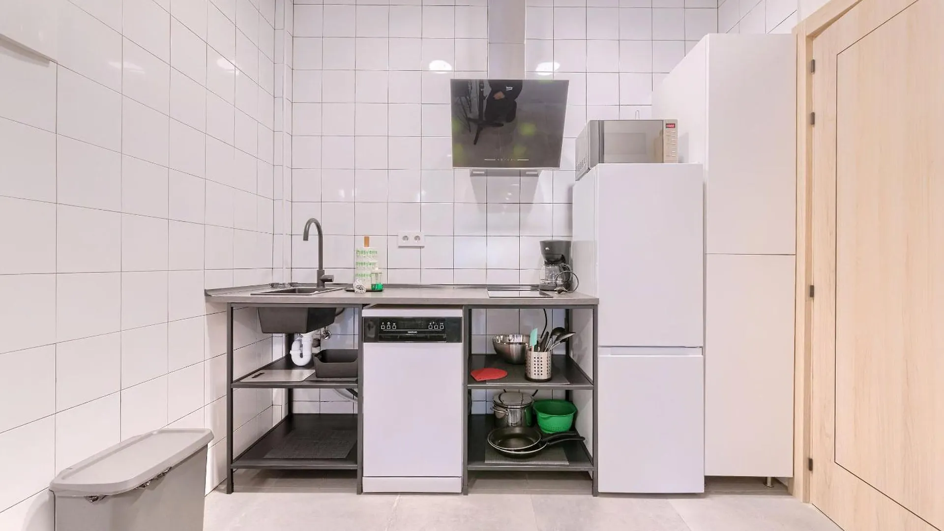 Apartamentos Basarrate Self Check In contacts